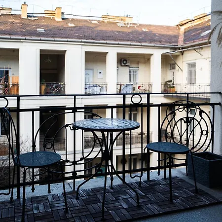 Modern, Design Lakas A Margit-sziget Mellett アパート *