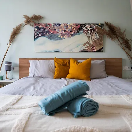Modern, Design Lakas A Margit-sziget Mellett アパート *