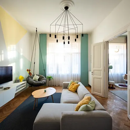 Modern, Design Lakas A Margit-sziget Mellett アパート *