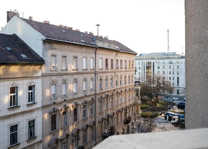Modern, Design Lakas A Margit-sziget Mellett アパート
