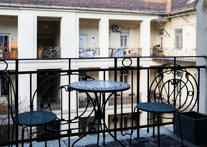 Modern, Design Lakas A Margit-sziget Mellett アパート *