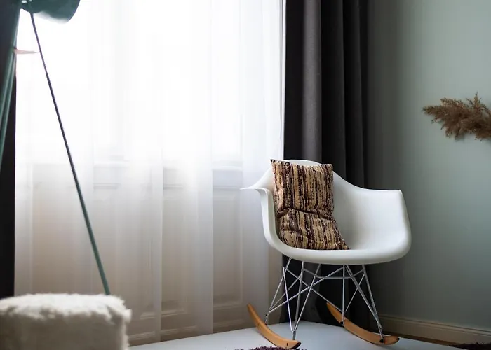 Modern, Design Lakas A Margit-sziget Mellett