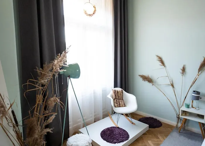 Modern, Design Lakas A Margit-sziget Mellett *