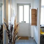 Modern, Design Lakas A Margit-sziget Mellett Budapest
