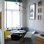 Modern, Design Lakas A Margit-sziget Mellett * Budapest