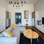 Modern, Design Lakas A Margit-sziget Mellett * Budapest