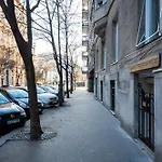 Modern, Design Lakas A Margit-sziget Mellett Budapest