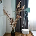 Modern, Design Lakas A Margit-sziget Mellett