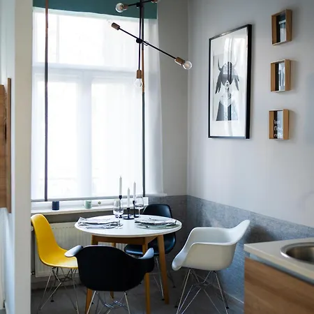 Modern, Design Lakas A Margit-sziget Mellett * Budapest