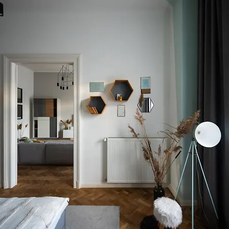Modern, Design Lakas A Margit-sziget Mellett Budapešť