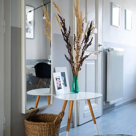 Modern, Design Lakas A Margit-sziget Mellett