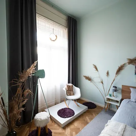 Modern, Design Lakas A Margit-sziget Mellett Budapešť