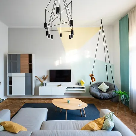 Modern, Design Lakas A Margit-sziget Mellett *