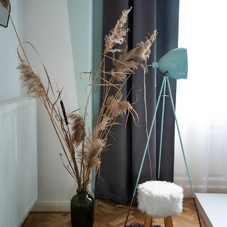 Modern, Design Lakas A Margit-sziget Mellett