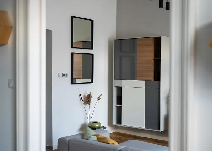 Modern, Design Lakas A Margit-sziget Mellett *